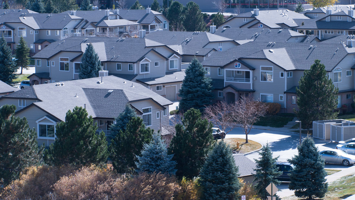 varying roof size on houses