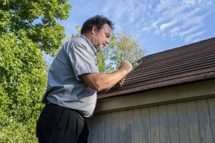 homeowner insurance adjuster